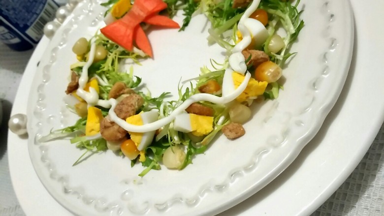 花环沙拉🌸,因为这是一款圆形的沙拉，所以怎么拍都不怕，360度无死角哦！
