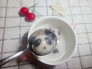 熊猫汤圆～幸福团团圆圆,水烧开后放入汤圆，待飘起来就可以出锅了
