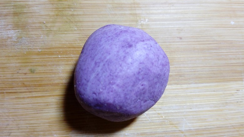 #欢度元宵#雨花石汤圆,混合均匀成紫薯面团。