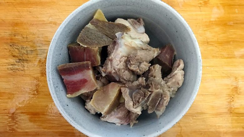 升级版腌笃鲜～不一样的杭帮菜,捞出过好水的排骨和咸肉