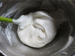 酸奶溶豆,依然是抄底加切拌，将两种糊完全混合均匀