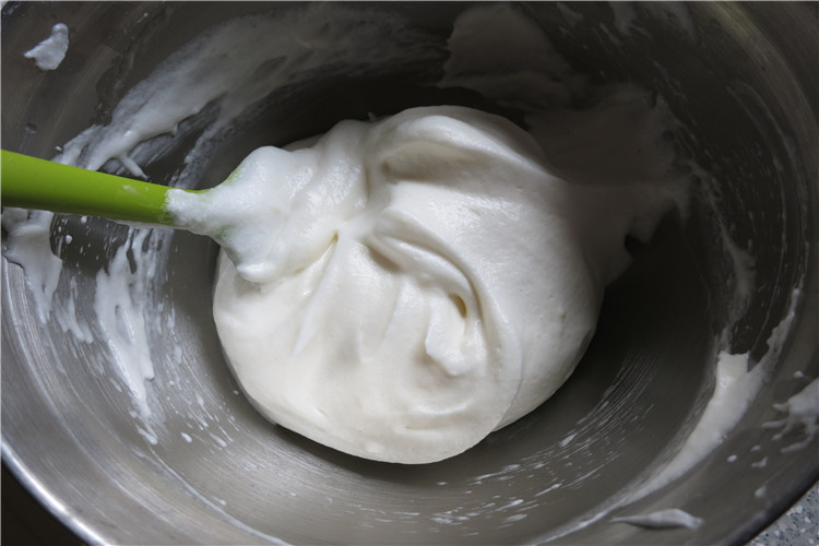 酸奶溶豆,依然是抄底加切拌，将两种糊完全混合均匀