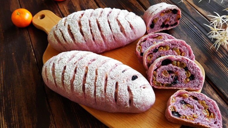 紫薯葡萄干欧包,最天然的食材做健康的美味！