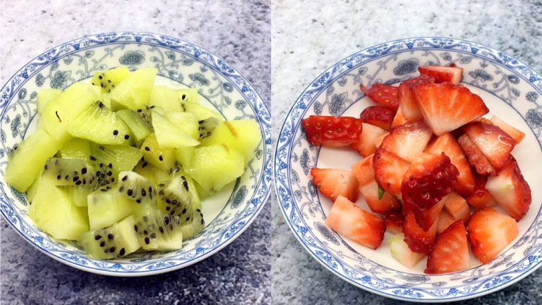 手工制作汤圆,我还准备了猕猴桃和草莓，将其切碎，放在汤圆的汤里。