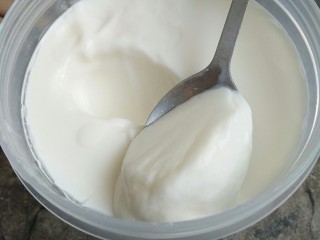 奥利奥腰果盆栽,准备好一份自制酸奶，看比较健康营养的