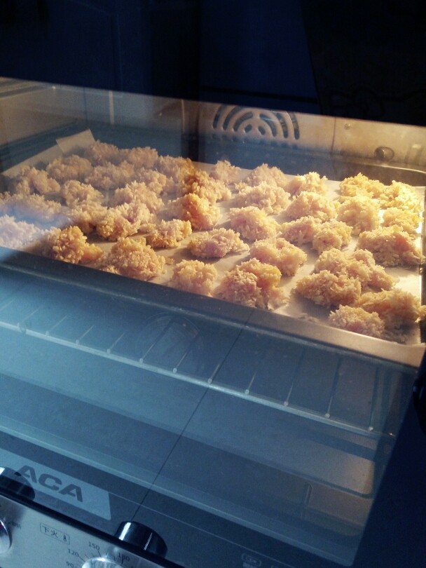劲脆鸡米花
（低脂烤箱版）,烤箱上下火200度中层烘烤15分钟左右