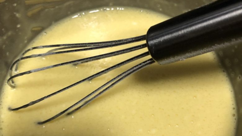 奶油比滋可巧蛋糕,不要画圈搅拌，翻拌着就行