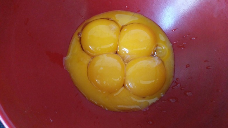 配方超级棒的蛋糕卷,蛋黄与蛋清分离