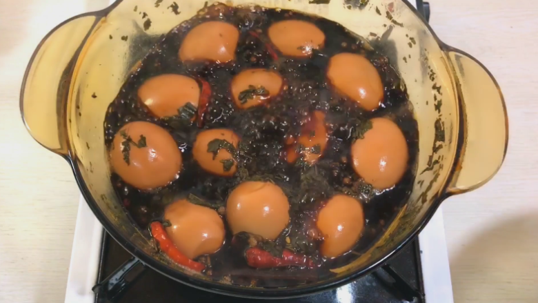 茶叶蛋~卤蛋,煮开后 中火再煮20分钟