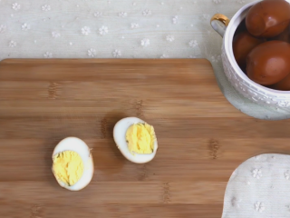 茶叶蛋~卤蛋,切开就可以享用了