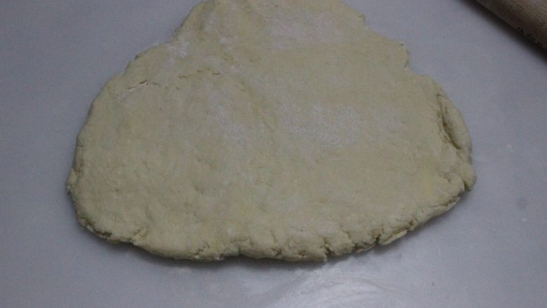 奶油奶酪司康~UKOEO 风炉制作,最后把面团擀开成1.5厘米左右厚。