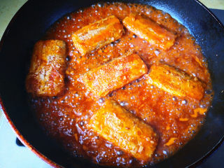茄汁带鱼,炖大约7分钟左右，可以大火收汤了，