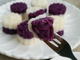 紫薯山药糕,换个花样吃紫薯吧！赏心悦目！