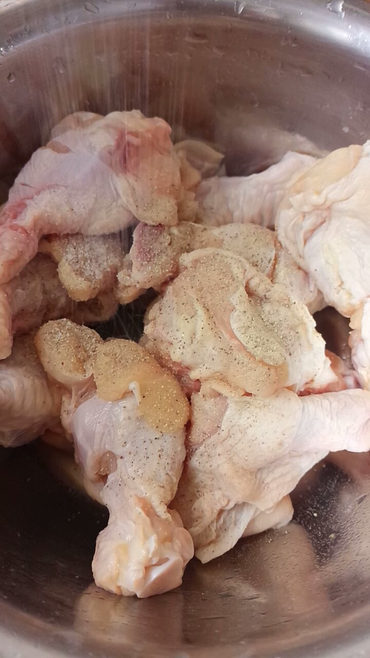 腐乳鸡翅根,食盐1勺