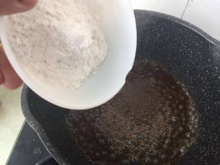 珍珠奶茶（附珍珠做法）,加入木薯淀粉