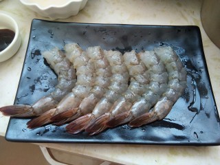 外酥里嫩，口感鲜香的“沙拉炸虾”,全部把好虾皮的大虾。