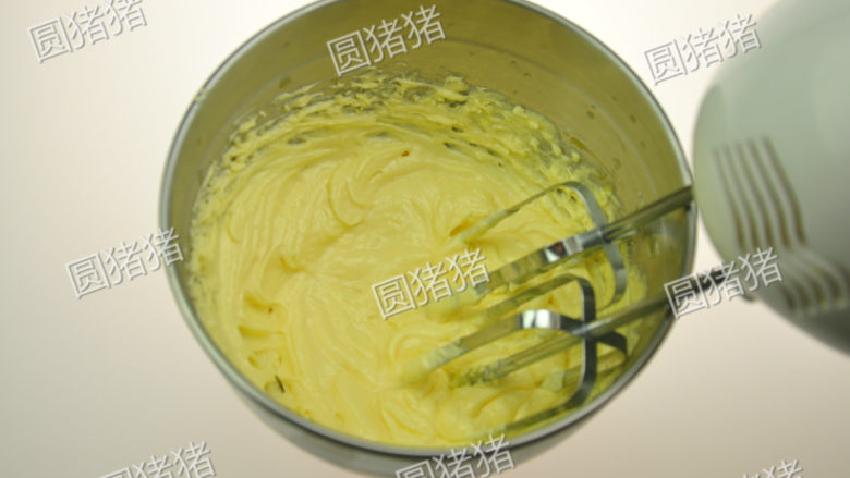 全麦消化饼,混合后黄油的状态比较稀，如乳膏状态。
