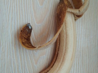 香蕉抹茶网格卷，春天的颜色。,香蕉扒皮