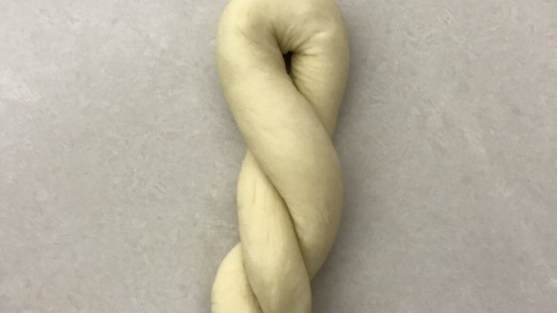 奶香老式面包,两头对接顺一个方向拧3圈