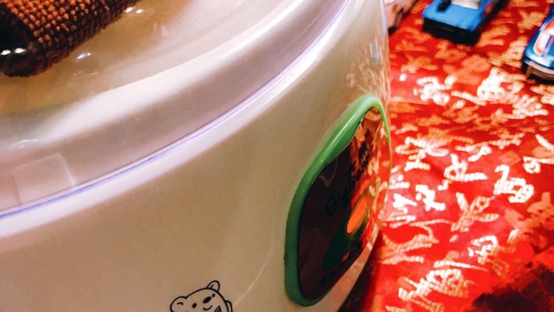 用酸奶机自制醪糟🤗,将酸奶机通电。发酵36小时。