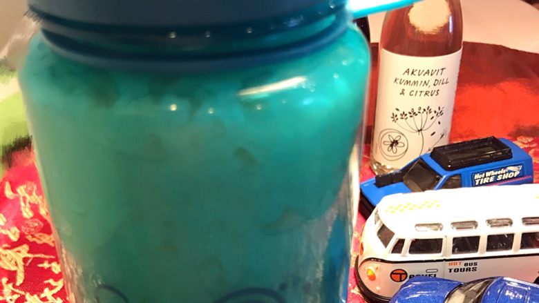 用酸奶机自制醪糟🤗,将杯子加盖后放入冰箱内，4度条件下冷藏。