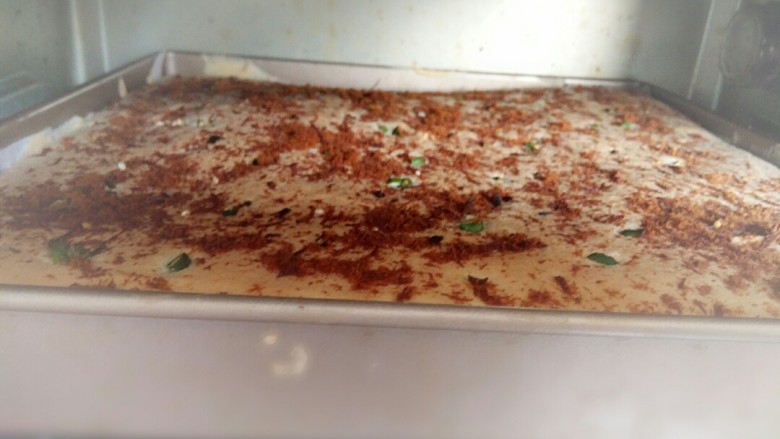 肉松蛋糕卷,放入预热好的烤箱中层170度烤20分钟