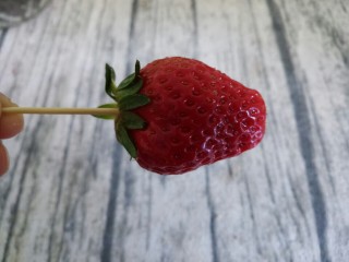 巧克力草莓🍓,用牙签插上