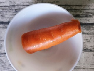 咖喱土豆胡萝卜炖牛肉,胡萝卜洗净