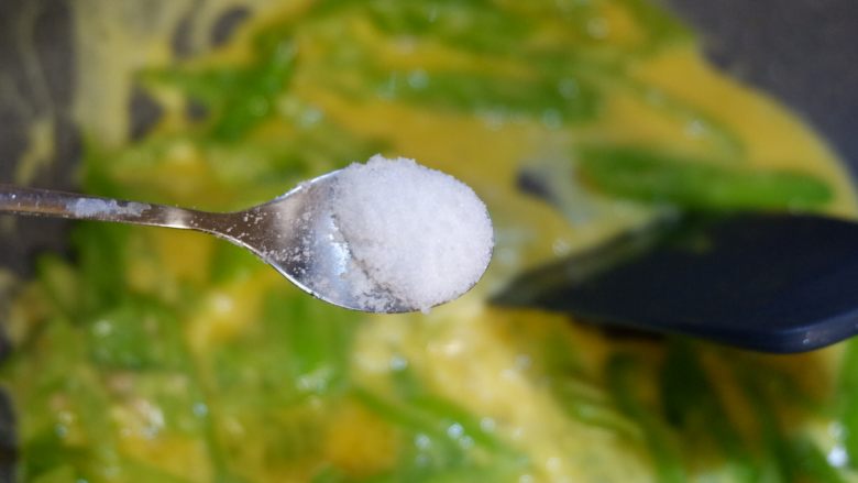 尖椒嫩炒蛋,根据个人口味，在加少许盐