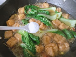 青菜豆泡汤,加盐