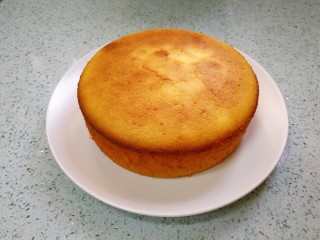 柠檬蛋糕（6寸）,烤好取出，晾凉脱模。