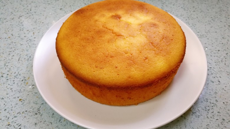 柠檬蛋糕（6寸）,烤好取出，晾凉脱模。