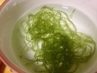 海藻肉沫土豆心,海藻少许浸泡再纯净水里