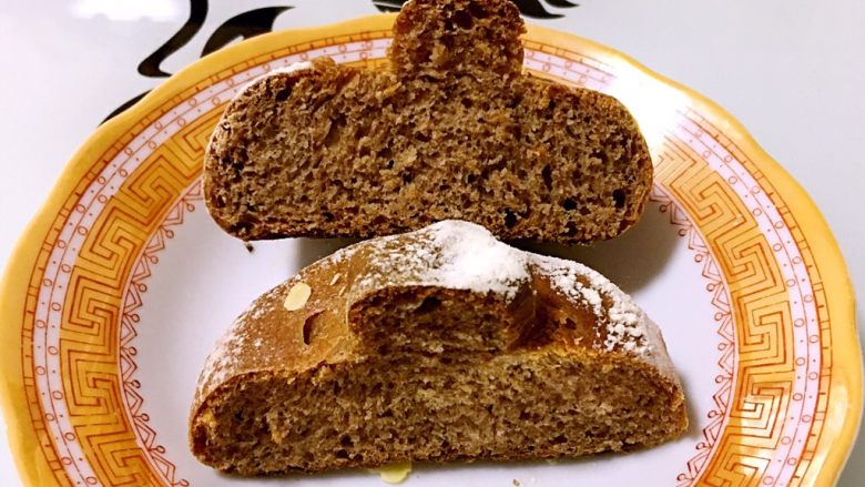 黑麦小餐包,切开的面包同样漂亮有食欲。