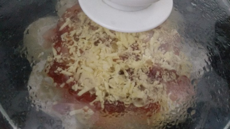 花边披萨~饺子皮平底锅版,盖锅盖，闷十分钟。
