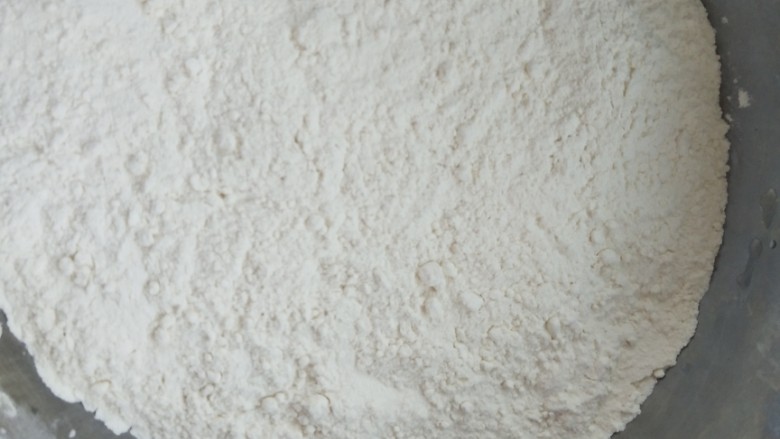 菠菜卷,做面团：准备适量的面粉