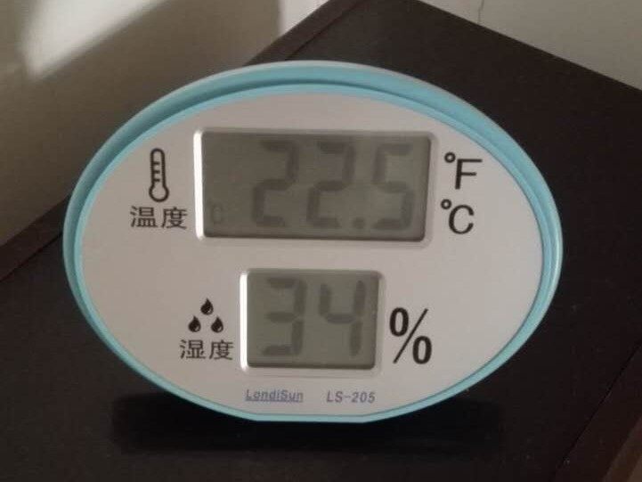 红油腐乳,气温很重要， 当天的气温，不能高于23度了，还是温度低保险些，但太低时间会很长
