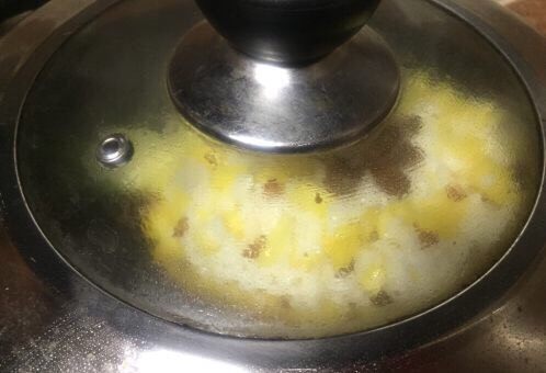 版纳香甜糯萝饭,蒸锅烧水，上汽和15分钟即可
