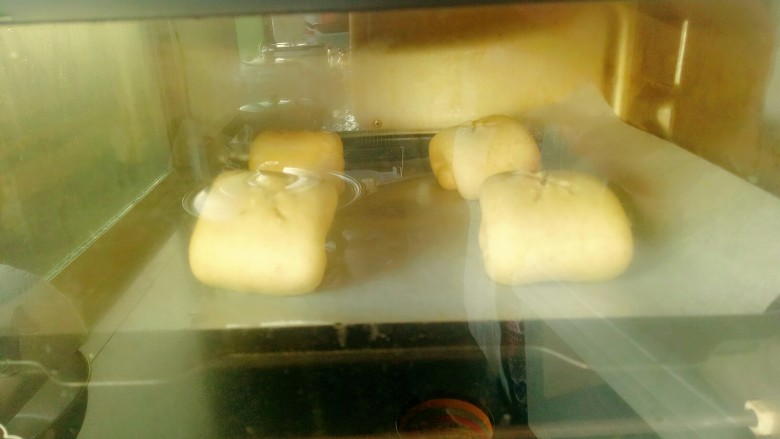 全麦火腿面包,烤箱180°20分钟（烤箱提前预热十分钟）