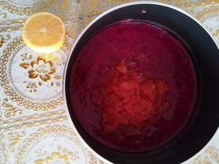 火龙果红柚茶,准备好柠檬