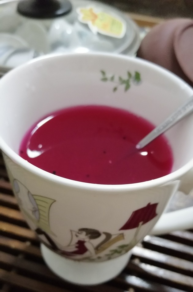 火龙果红柚茶,取适量泡茶喝