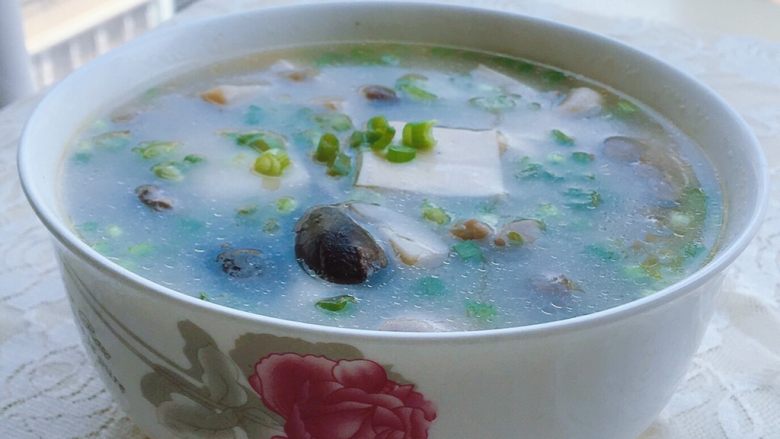杂菌豆腐汤,成品图
