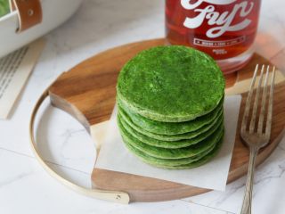 快手早餐—绿油油的青菜饼,成品图~