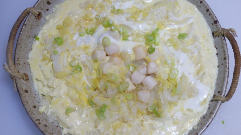 鲜贝白菜滑蛋（无油）,装入盘中，撒点香葱碎，完美~