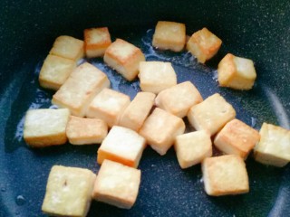 十分钟搞定的快手菜~鸡蛋豆腐,两面煎至金黄