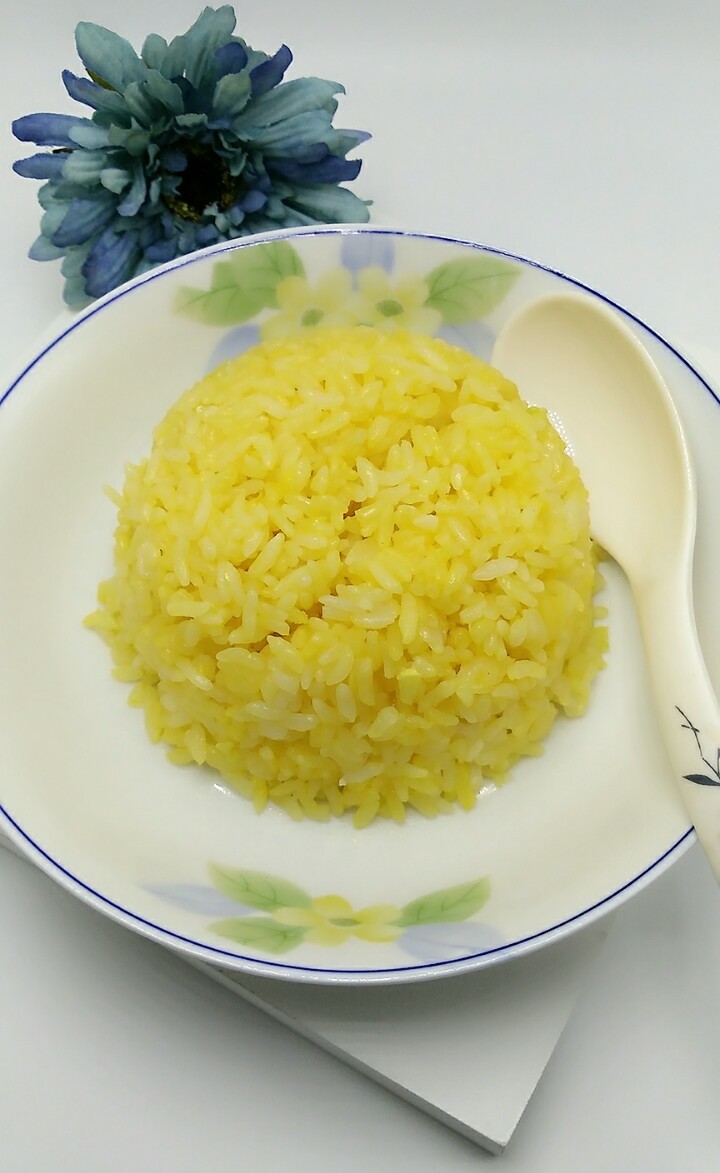 黄金炒饭,热腾腾的黄金米饭来啦，是不是颗粒感实足？