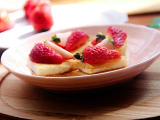 黄油草莓土司,装盘