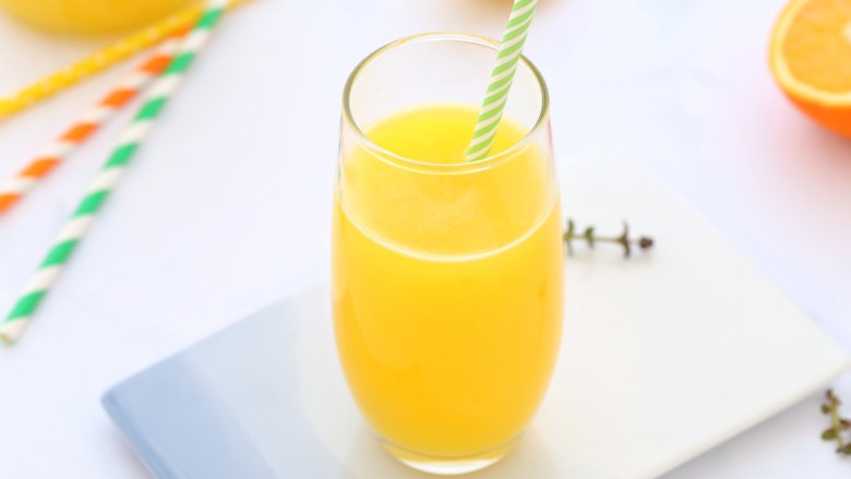 鲜榨橙汁,每天一杯补充维C,让你活力满满哦！