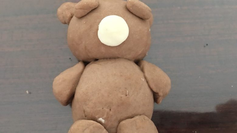 儿童面点系列之泰迪熊,沾上熊鼻子为白色面团
