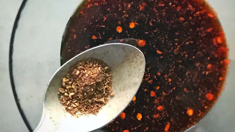 麻香酸辣毛豆,再放入比辣椒多1.5倍的麻椒粉